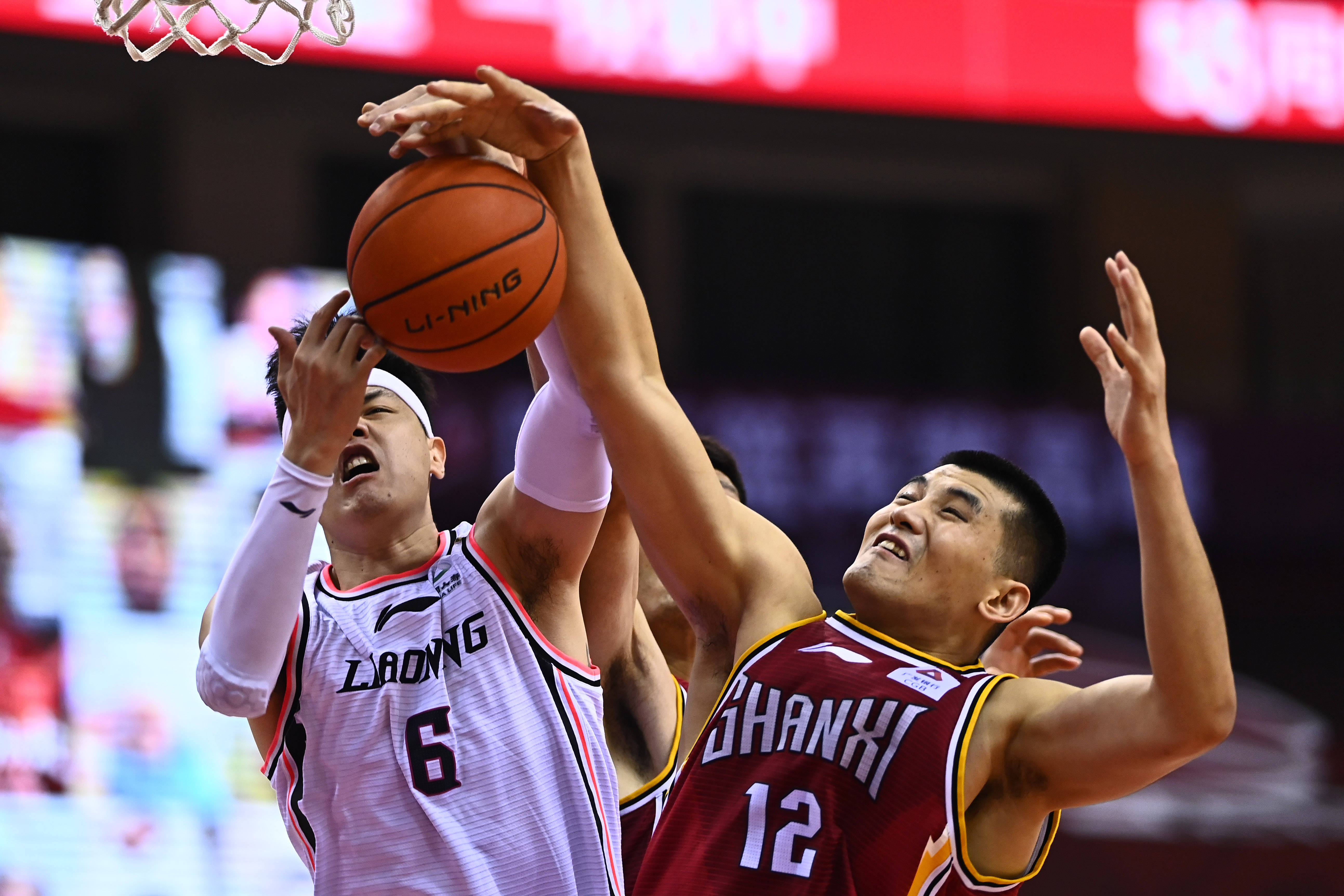 后者依靠内 后者依靠内